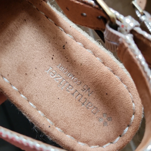 Naturalizer womans praline gold wedge sandal size 8.5 - Picture 4 of 12